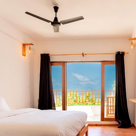 Manta Sea View Himandhoo Hotel Exterior photo