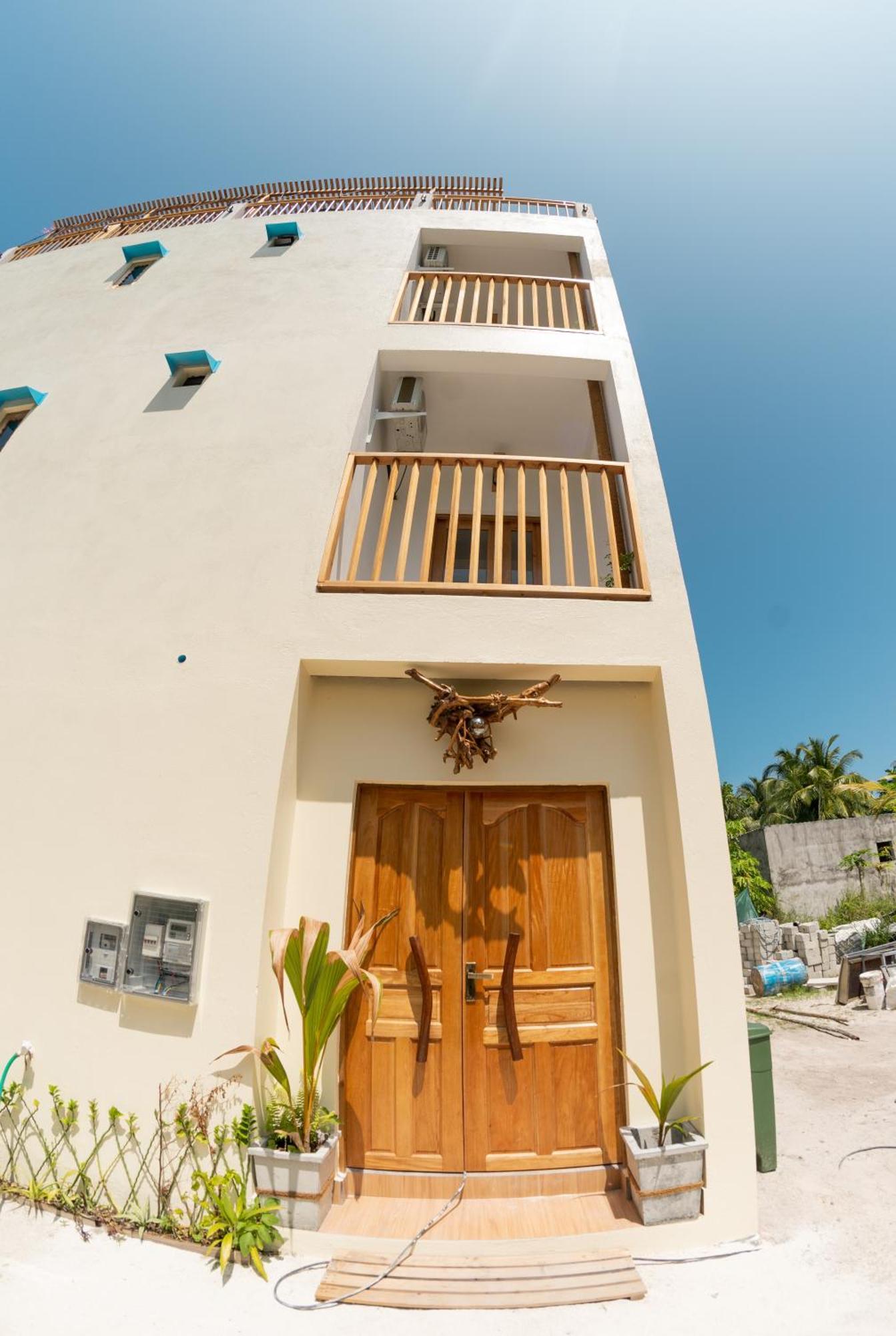 Manta Sea View Himandhoo Hotel Exterior photo