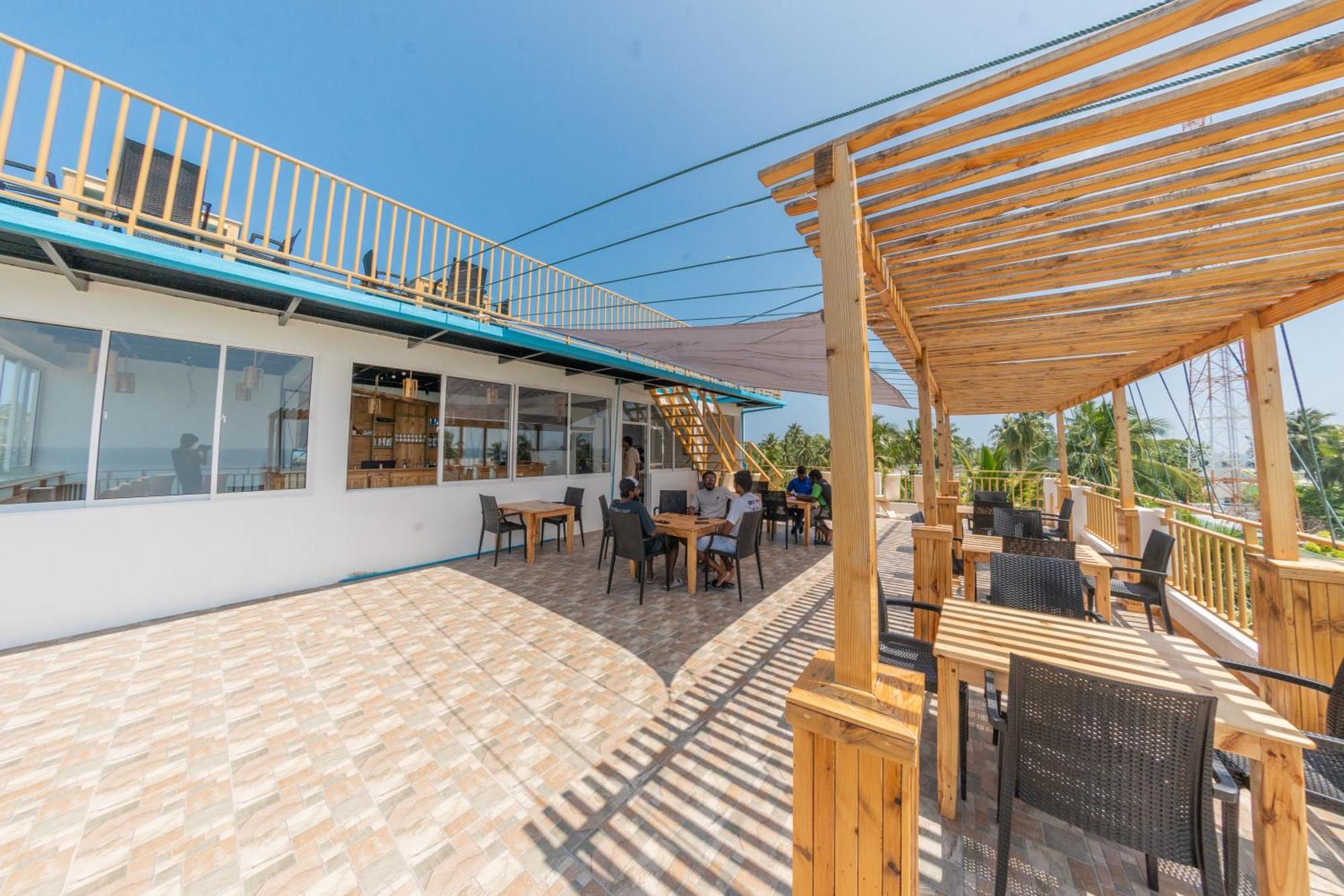 Manta Sea View Himandhoo Hotel Exterior photo